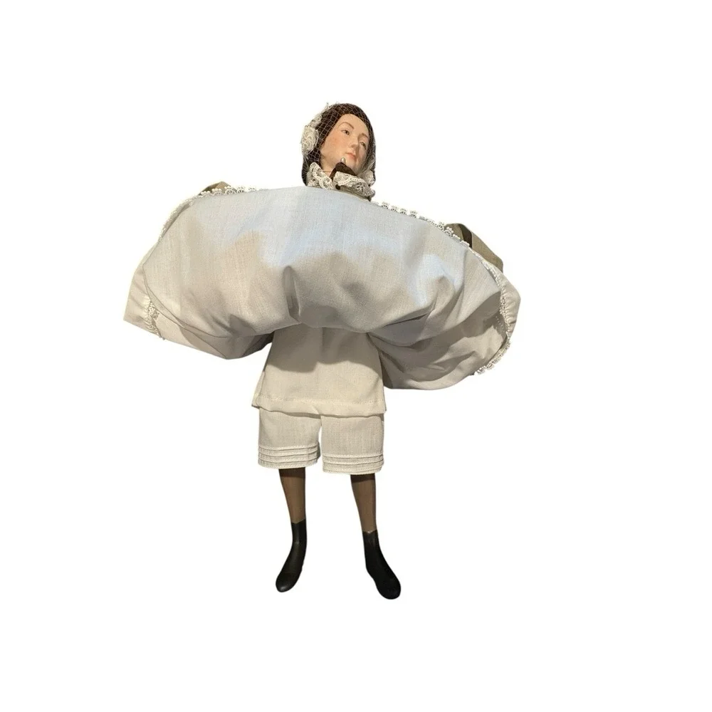 Florence Nightingale Doll – United States Historical Society – w/‎ Lantern
